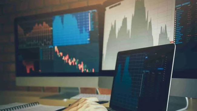 IHSG Turun 0,68% ke 7.623,59, Asing Catat Jual Bersih Rp1,23 Triliun