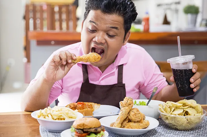 Risiko Mukbang bagi Kesehatan: Dari Obesitas hingga Gangguan Mood