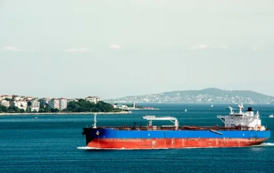 IMO: 1.500 Kapal Tertahan di Kawasan Teluk Imbas Konflik Iran-AS dan Blokade Selat Hormuz
