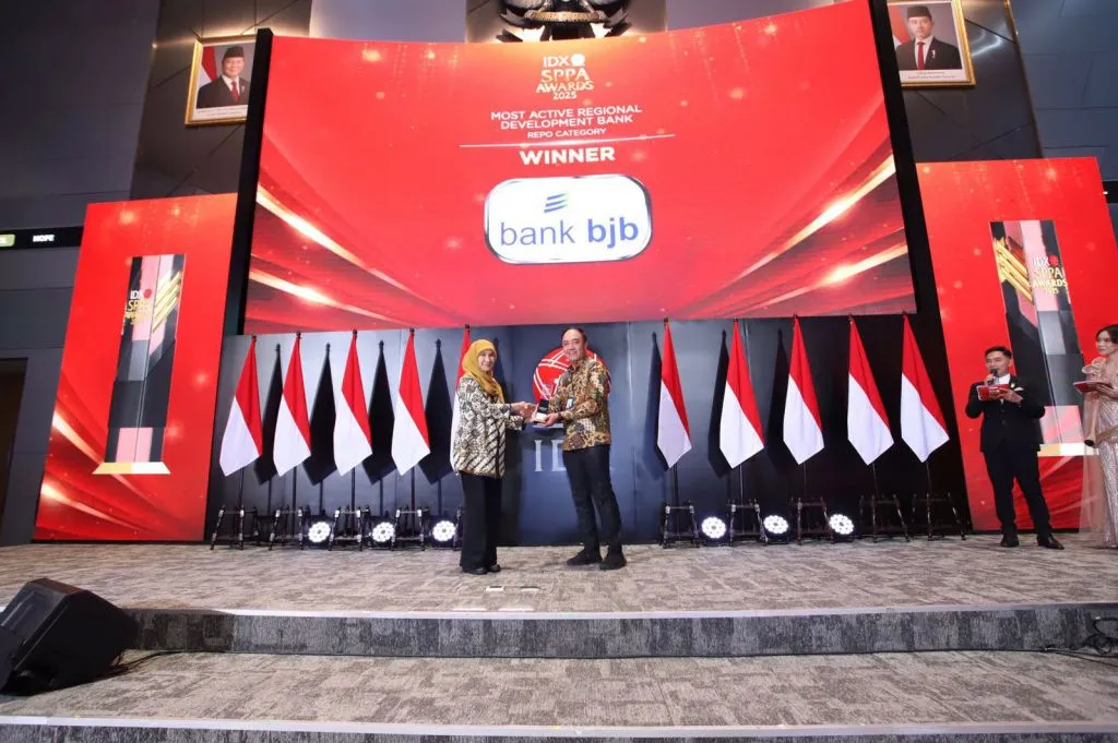 bank bjb Raih Penghargaan SPPA BEI Award 2025, Dinobatkan sebagai Bank Pembangunan Daerah Paling Aktif di Kategori Repo