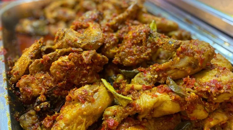 Kuliner Malam Blok M Hub: Tiga Jajanan yang Sedang Viral dan Ramai Diburu