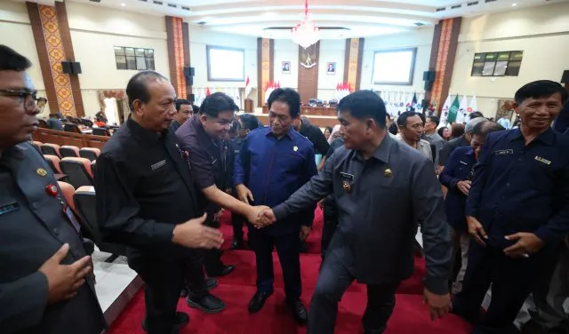 Gubernur Sulut Yulius Selvanus Tekankan Transparansi APBD dan Dukung Ranperda Penanggulangan Wabah