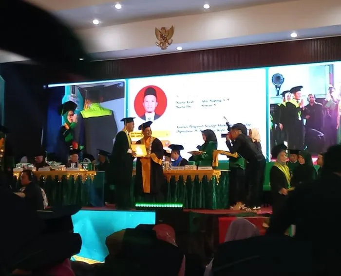 Rektor UINSU Minta Wisudawan Jadi Agen Perubahan di Tengah Krisis Global