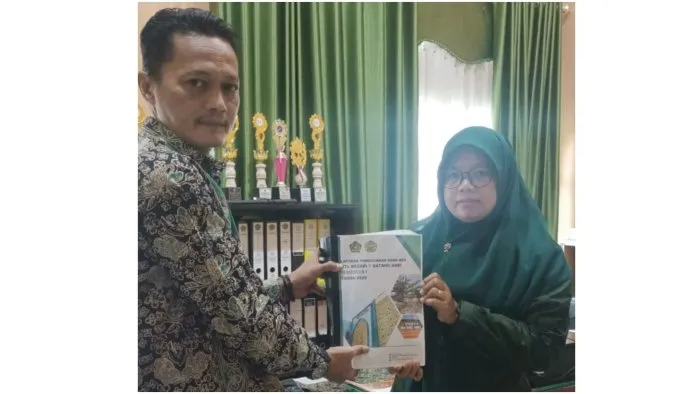 MTsN 1 Batang Hari Serahkan LPJ Dana BOS Semester I 2026 ke Kankemenag