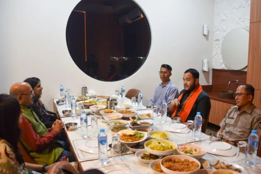 Pemko Padang Jajaki Kerja Sama Pendidikan dan Budaya dengan Konjen India lewat Diplomasi Kuliner