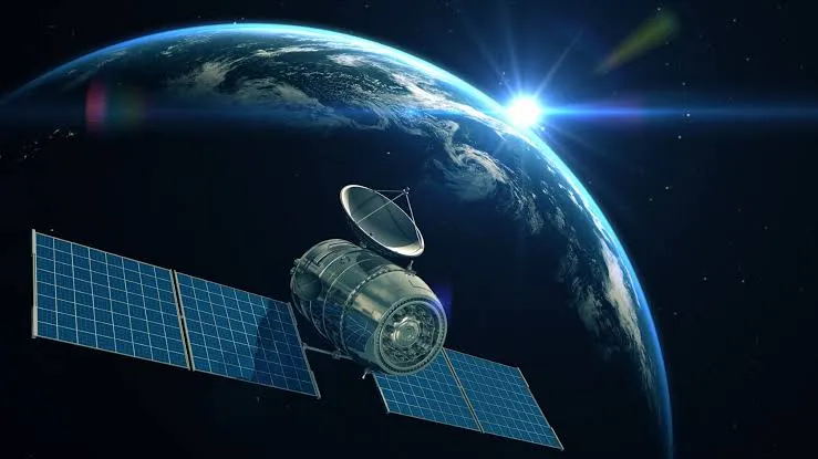 BRIN Ingatkan Ancaman Kepadatan Orbit Rendah Bumi dan Pentingnya Tata Kelola Antariksa Berkelanjutan