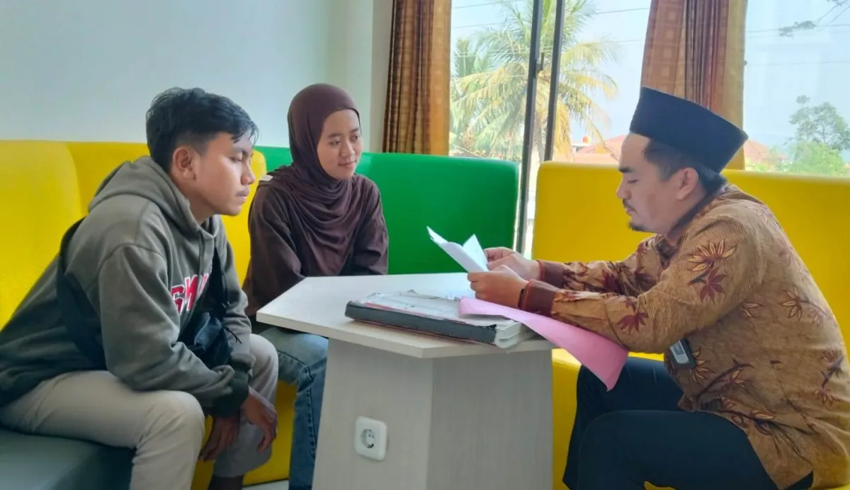Pendaftaran Nikah di KUA Ajibarang Berjalan Tertib, Petugas Teliti Verifikasi Berkas Calon Pengantin