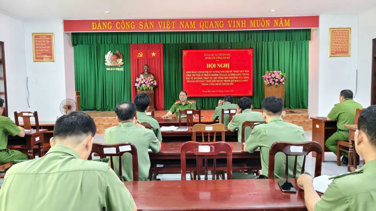 Komite Partai Keamanan Publik Komune Thuan Bac Gelar Pertemuan Politik-Ideologi untuk Perkuat Tugas di Era Baru