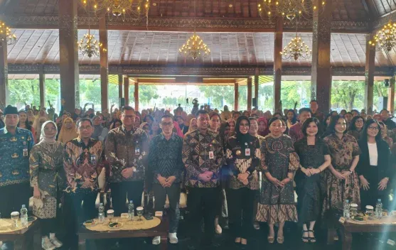 500 Pelaku Usaha Mikro di Solo Ikuti Literasi Keuangan untuk Perkuat UMKM dan Perempuan Pengusaha