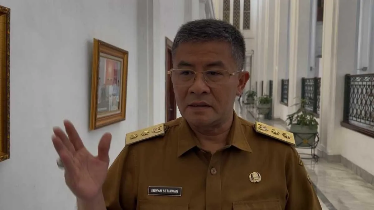 Wagub Jabar Soroti Gangguan Internet di Bandung, Minta Migrasi Kabel Udara Dievaluasi
