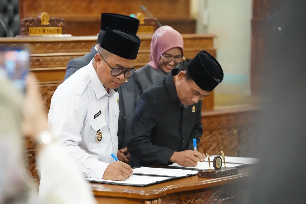 Pemkab dan DPRD Kutai Timur Sahkan Perda Pertanggungjawaban APBD 2025