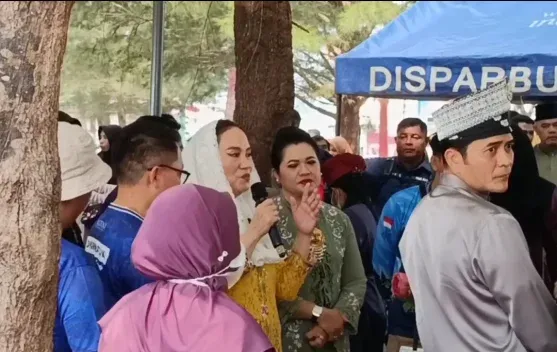 Bupati Natuna Apresiasi 25 Peserta Karnaval Kuliner Olahan Ubi Ungu di Pantai Piwang