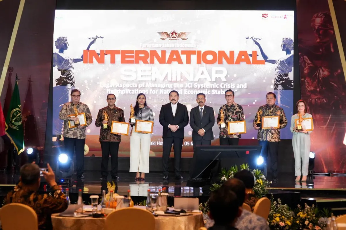 Airlangga: Sinergi Kebijakan Ekonomi dan Penegakan Hukum Kunci Stabilitas di Tengah Ketidakpastian Global