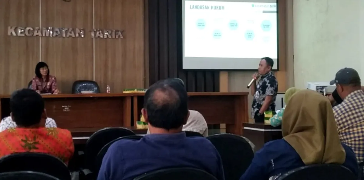 Kecamatan Tarik Gelar Forum Konsultasi Publik Bersama Dispendukcapil Sidoarjo Bahas Transparansi Data