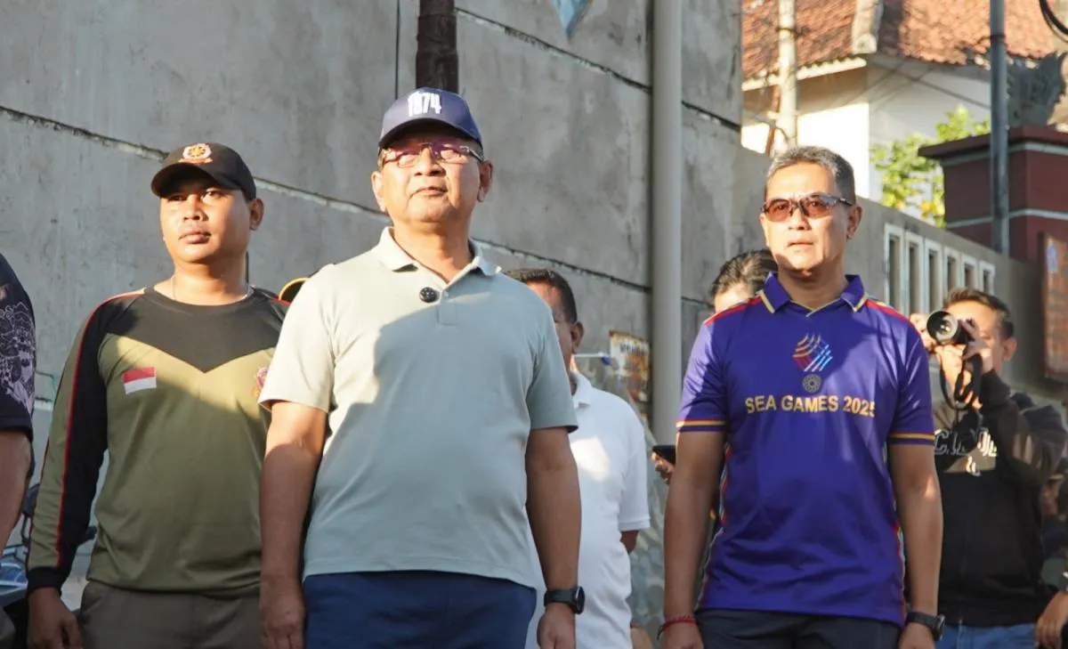 Pemkab Buleleng Tertibkan Sempadan Pantai Singaraja, 49 KK Pindahkan Barang Secara Sukarela