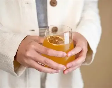 Lima Minuman yang Dinilai Dapat Mendukung Penuaan Sehat Menurut Ahli Gizi