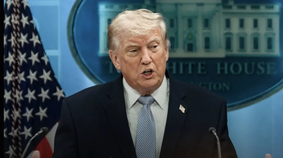 Trump Hentikan Sementara Operasi Militer di Selat Hormuz, Iran Perketat Pengawasan Pelayaran