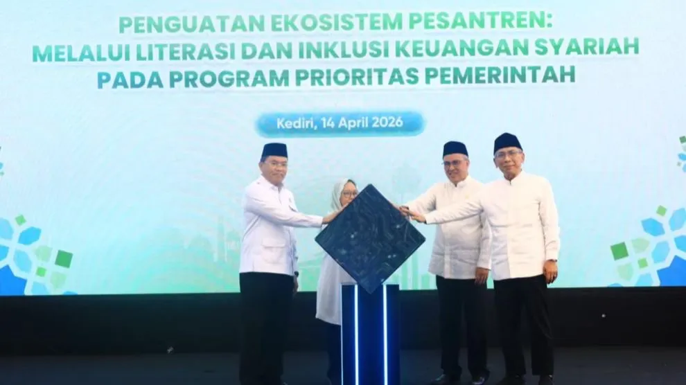 OJK Perkuat Peran Pesantren Lewat Literasi dan Akses Keuangan Syariah
