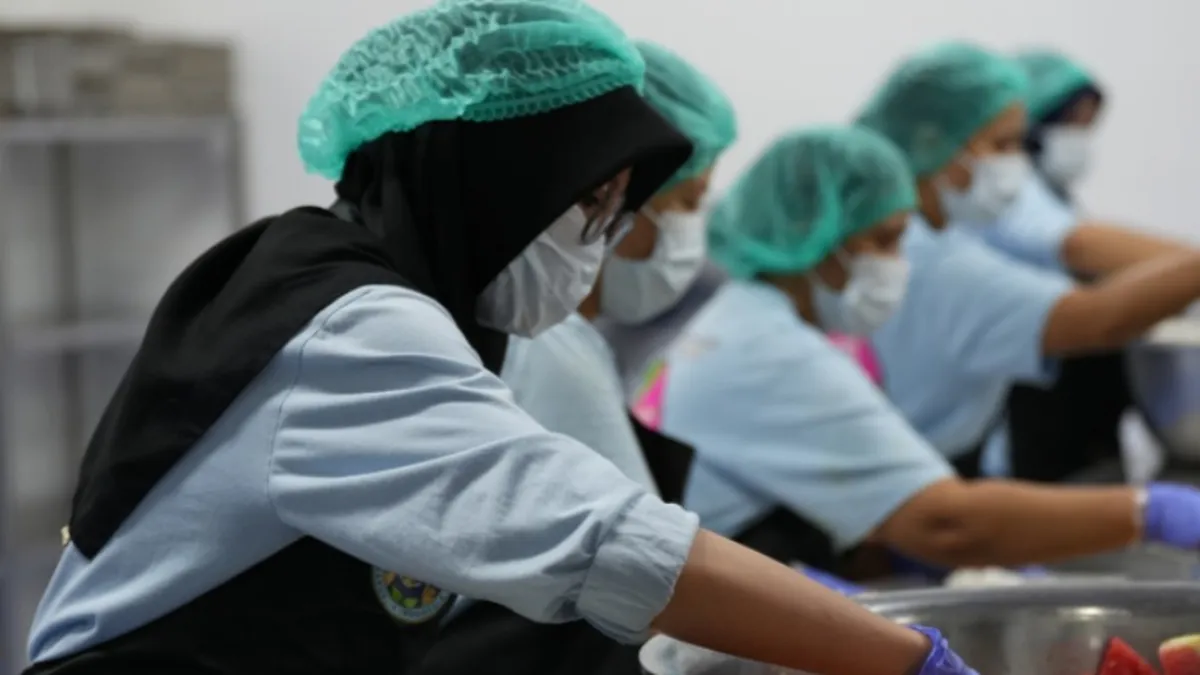 Klarifikasi: MBG Belum Disalurkan Lewat Kartu ATM, Foto Kartu yang Beredar Terdeteksi Buatan AI