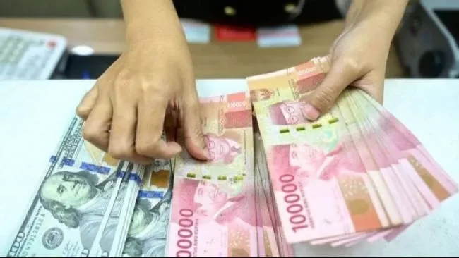 BI: Rupiah Tertekan Faktor Global, Harga Minyak Naik akibat Konflik Timur Tengah