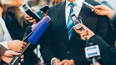 Dosen UNAIR Soroti Krisis Komunikasi Pemerintah dan Pentingnya Media Independen dalam Demokrasi