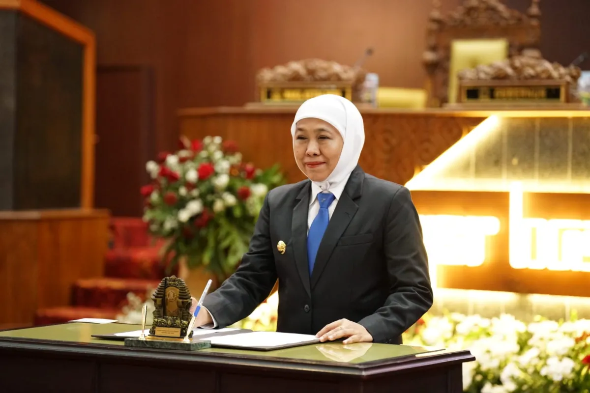 Khofifah Apresiasi DPRD Jatim Usai Raperda Pertanggungjawaban APBD 2025 Disetujui