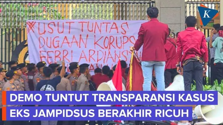 Mahasiswa IMM Demo di Depan Kejagung, Desak Transparansi Penanganan Kasus Febrie