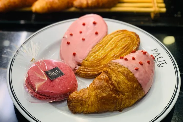 Menu Pastry Paul Indonesia Tampil Serba Pink