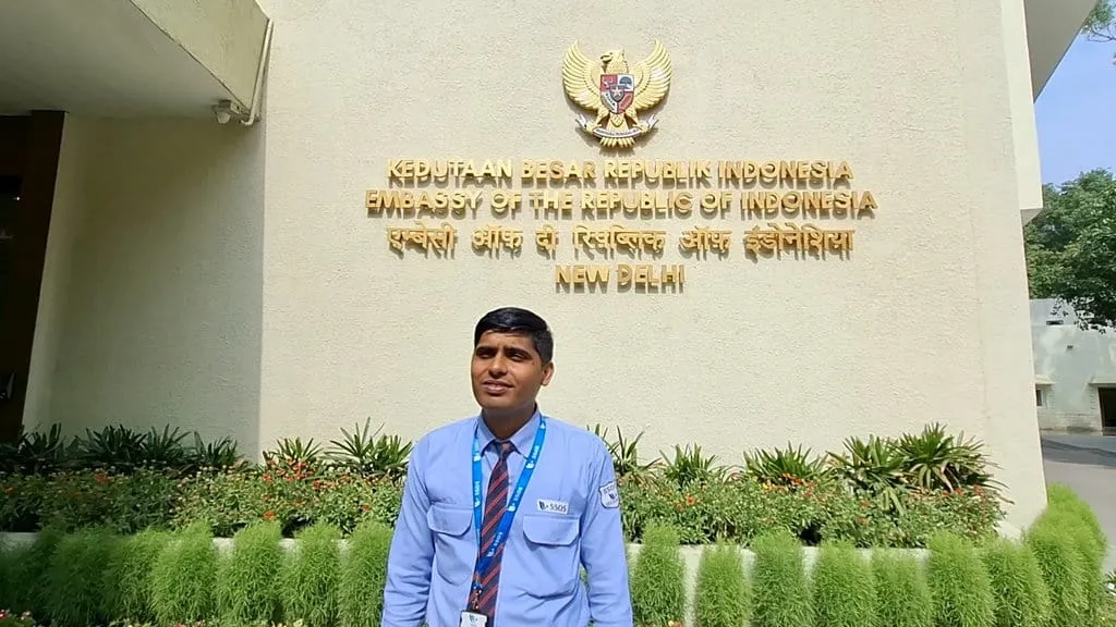 Satpam KBRI di New Delhi Belajar Bahasa Indonesia Otodidak Lewat Internet