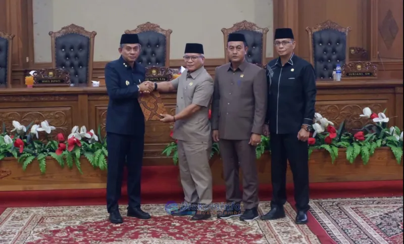 Wabup Muaro Jambi Sampaikan Jawaban Eksekutif atas Pandangan Fraksi DPRD Terkait Pertanggungjawaban APBD 2025