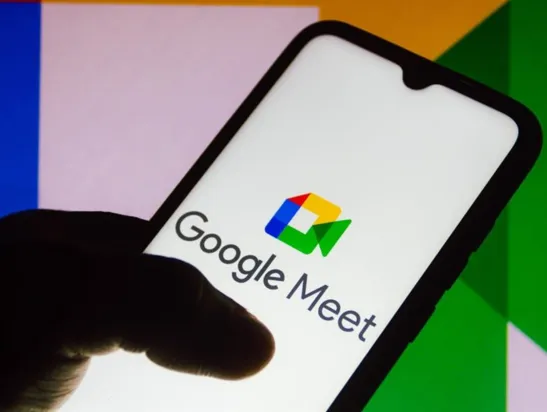 Google Mulai Luncurkan Google Meet di Android Auto, Hanya Dukung Panggilan Suara