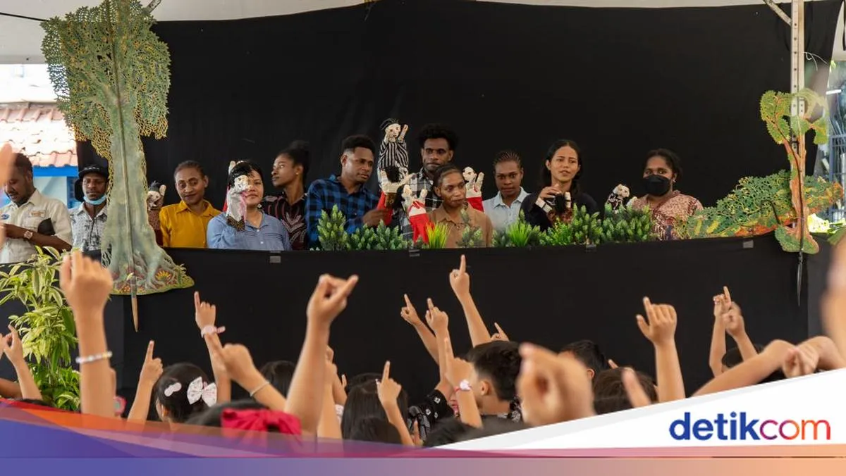 Mahasiswa PGSD USD Asal Papua Gelar Dongeng Boneka untuk Edukasi Penggunaan Gadget di SD Kanisius Sengkan Sleman