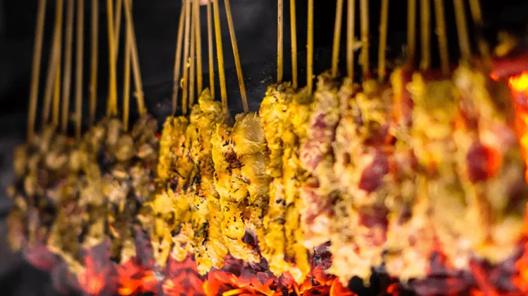 Rekomendasi Street Food Legendaris Surabaya Jadi Pilihan Wisata Kuliner Malam