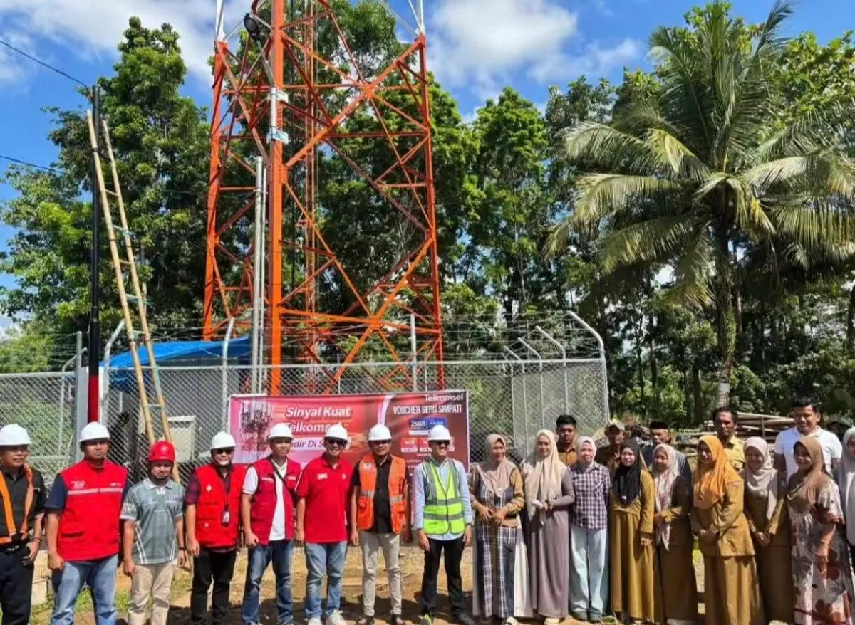 Jalan Desa dan Menara Telekomunikasi Diresmikan di Binuang, Warga Rasakan Dampak pada Mobilitas dan Akses Internet