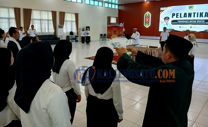 Wabup Barito Utara Lantik 31 PAW Anggota BPD dari 20 Desa, Bupati Tekankan Integritas dan Transparansi