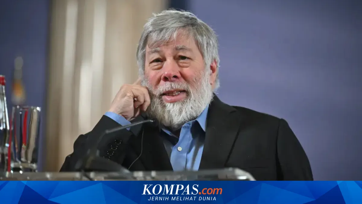 Steve Wozniak Disambut Tepuk Tangan Saat Singgung “AI” dalam Pidato Wisuda di Michigan