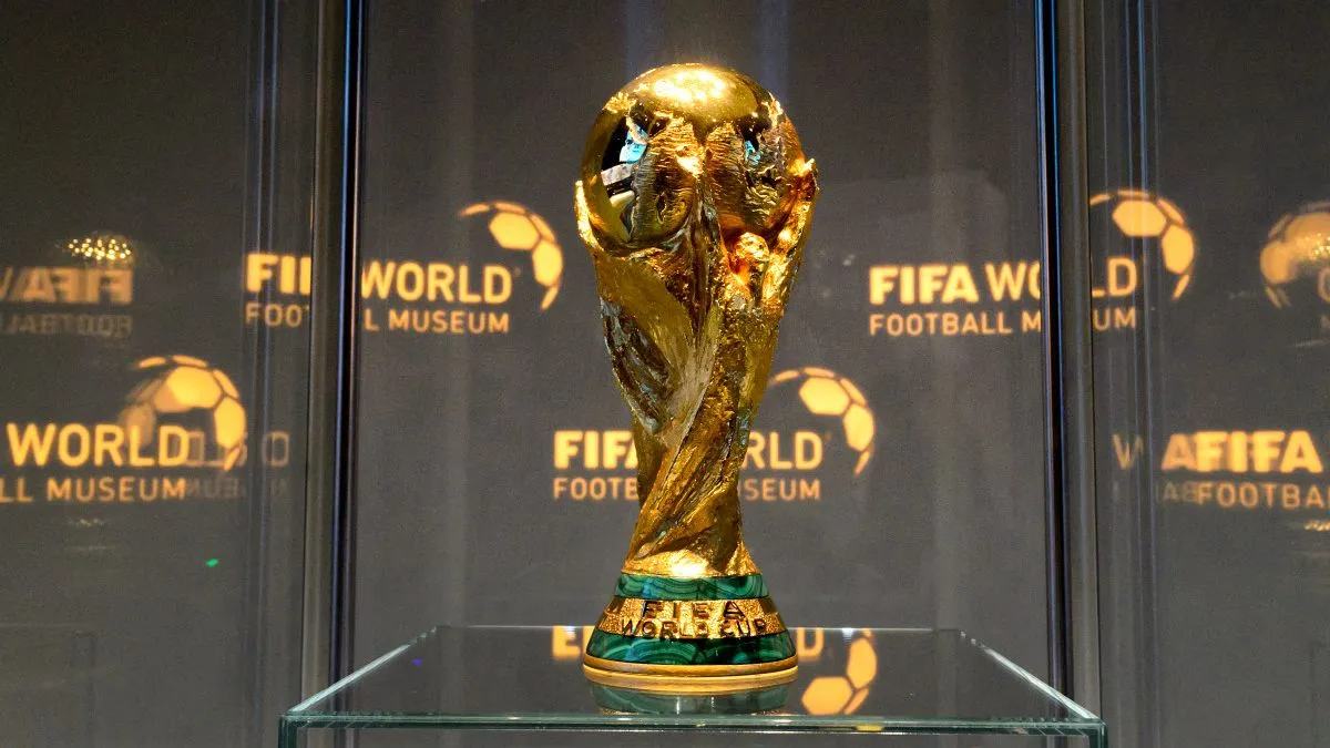 Klarifikasi Foto Asap Kembang Api Final Piala Dunia 2026: Aslinya Putih, Bukan Biru