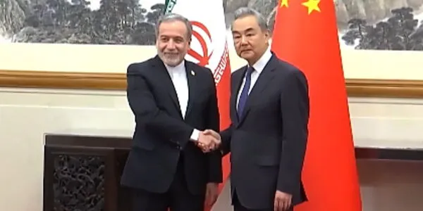 China dan Iran Bahas Ketegangan Timur Tengah di Beijing, Soroti Stabilitas Selat Hormuz