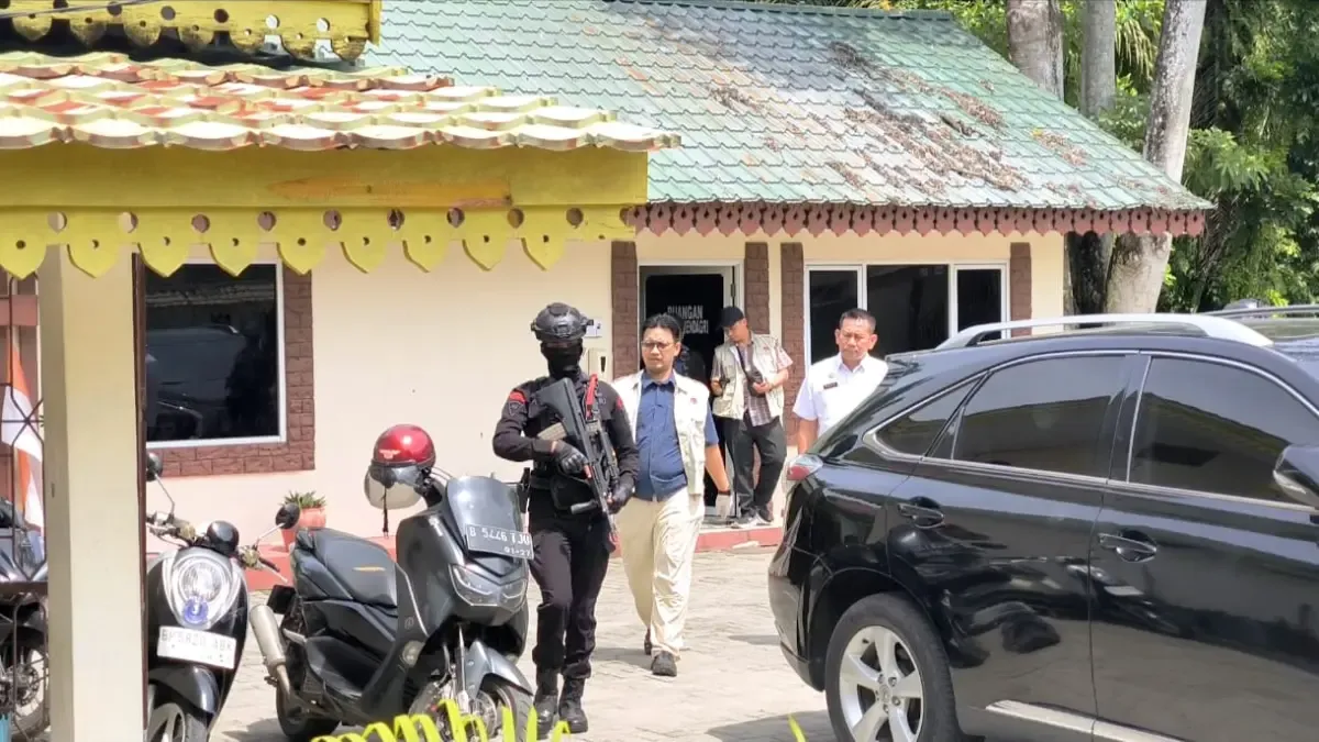 KPK Geledah Kantor Disdik, PUTR, dan Ruang Kerja Bupati Nonaktif Langkat, Sejumlah Dokumen Disita