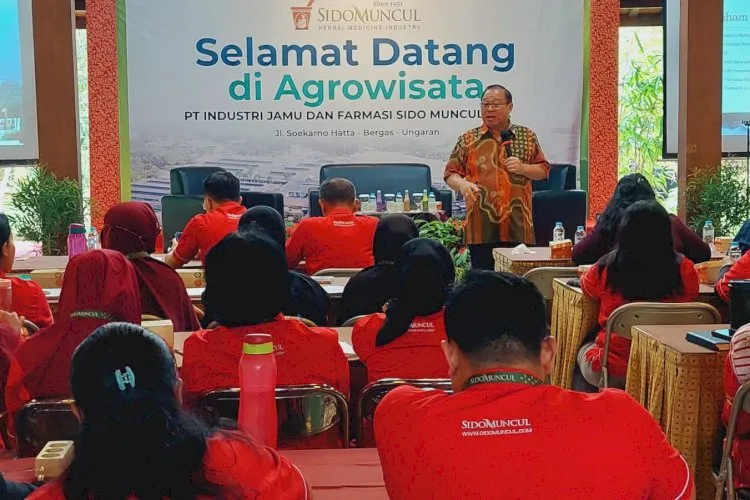 Sido Muncul Gelar Pelatihan Menabung Saham untuk Karyawan dan Mahasiswa di Semarang