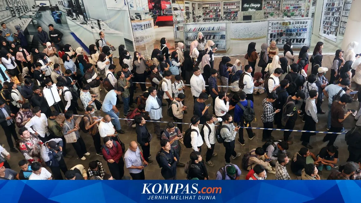 Jebakan “Downgrade Career”: Ketika Profesional Memilih Kepastian di Tengah Pasar Kerja yang Rapuh