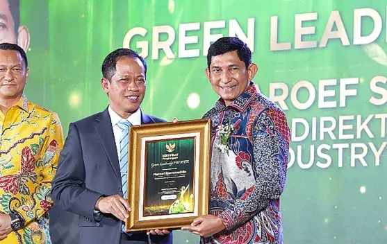 Dirut MIND ID Terima Penghargaan Green Leadership di PROPER 2025