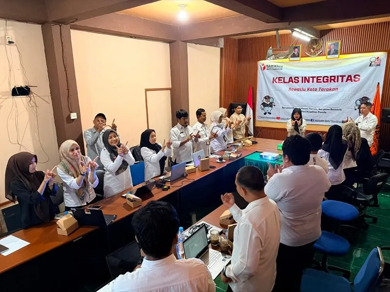 Bawaslu Tarakan Gelar Sosialisasi Bahasa Isyarat untuk Perkuat Layanan Publik Ramah Disabilitas