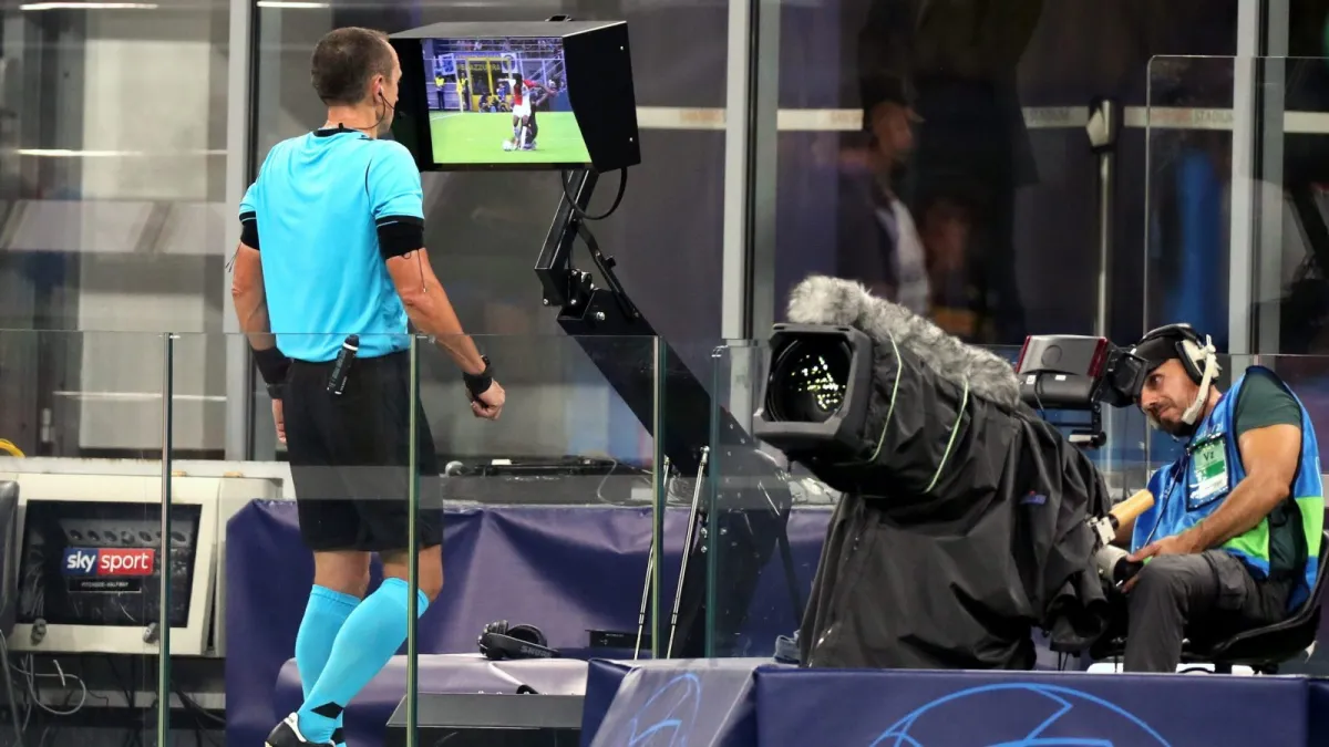 UEFA Luncurkan Perpustakaan Video Clear Line untuk Perjelas Batas Penggunaan VAR
