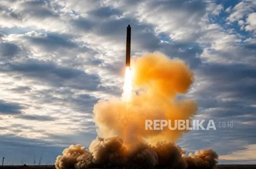 Rusia Umumkan Keberhasilan Uji Coba Rudal Balistik Antarbenua RS-28 Sarmat