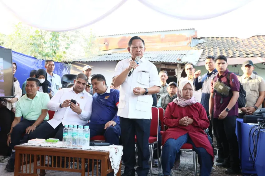 Mendagri Tinjau Program BSPS di Bandung, Apresiasi Mekanisme ‘Tender Rakyat’ untuk Transparansi