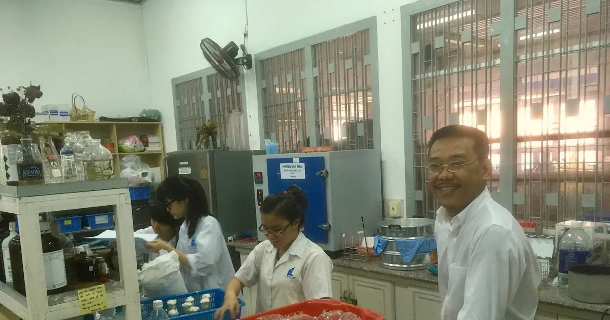 Ilmuwan Vietnam-Amerika Bergabung dengan VNU350, Tekankan Pentingnya Lingkungan Akademik untuk Menjaga Talenta