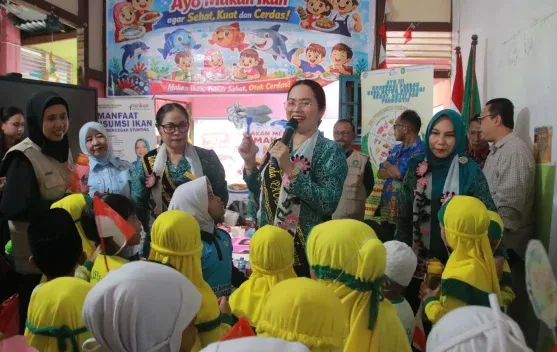 Edukasi GEMARIKAN di TK Aisyiyah Bengkayang Dorong Kebiasaan Makan Ikan Sejak Dini
