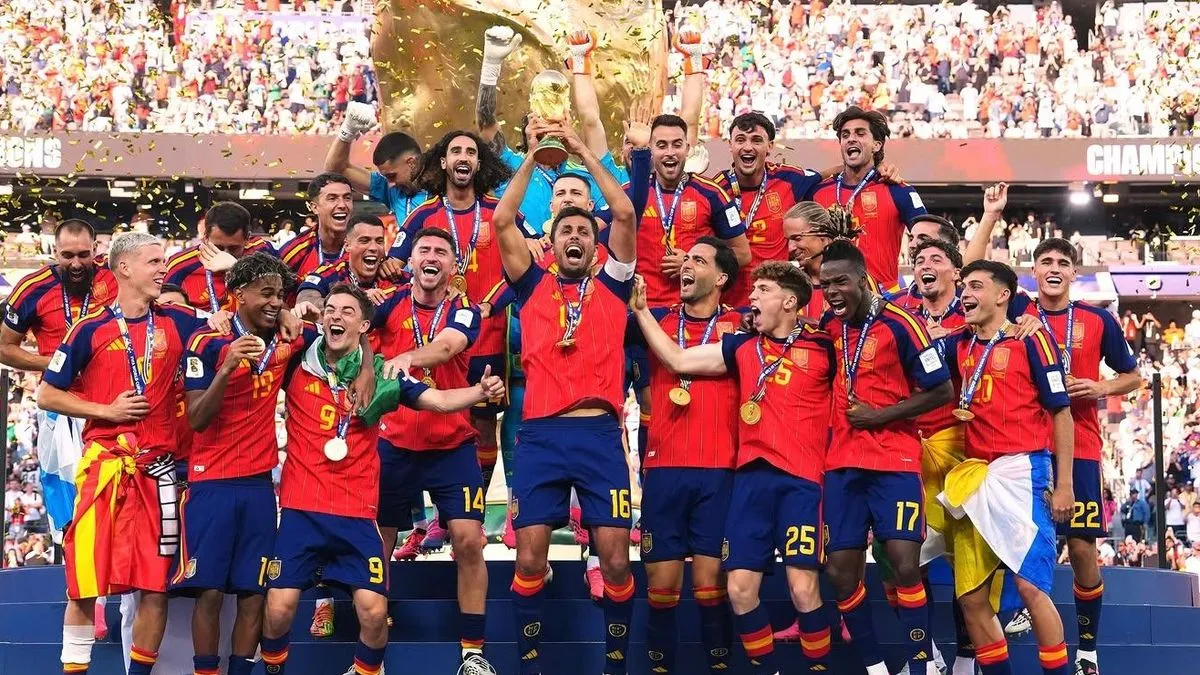 Foto Bendera Palestina di Bus Parade Juara Timnas Spanyol Disebut Hasil Rekayasa