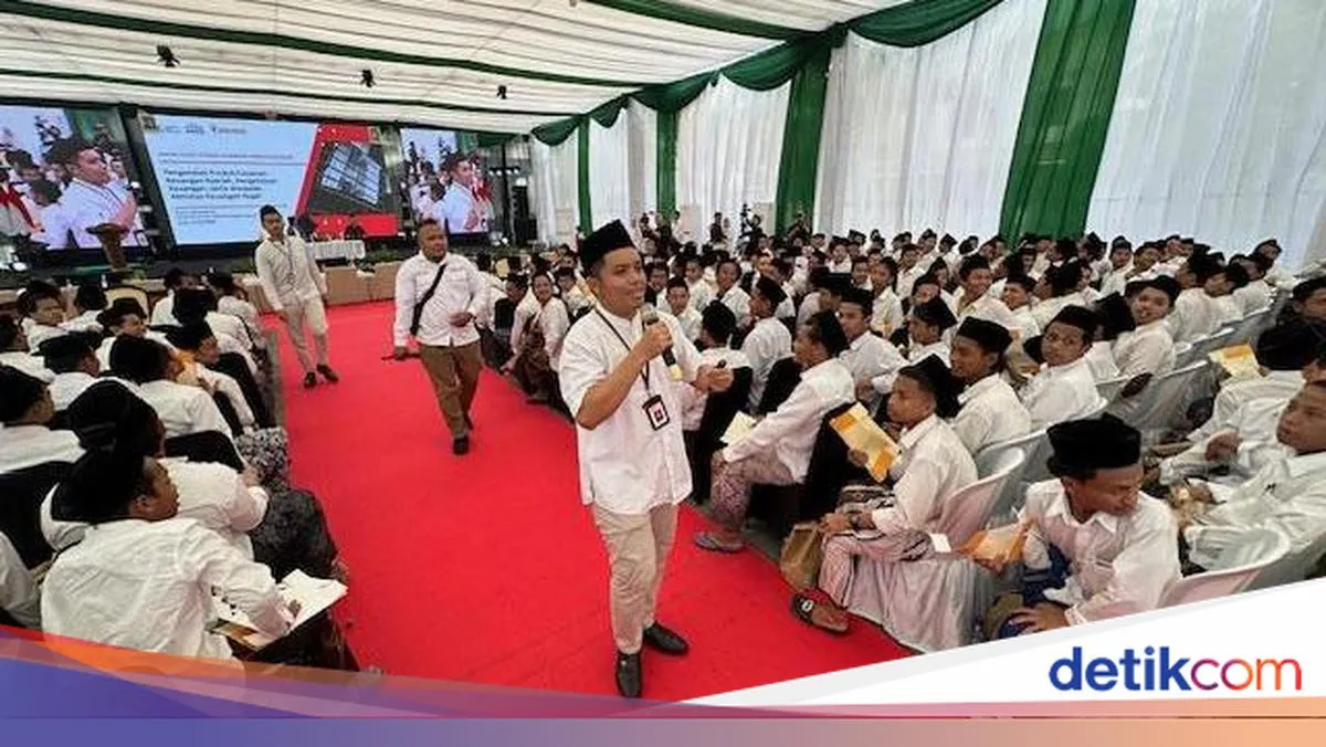 Ribuan Santri Lirboyo Ikuti Pelatihan Literasi Keuangan Syariah, Diminta Waspadai Pinjol Ilegal dan Investasi Bodong